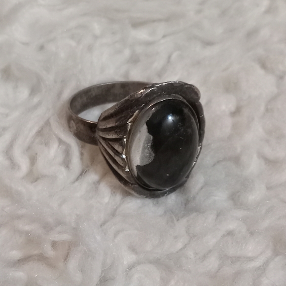 Elegant Black Stone Silver Ring - Picture 9 of 9